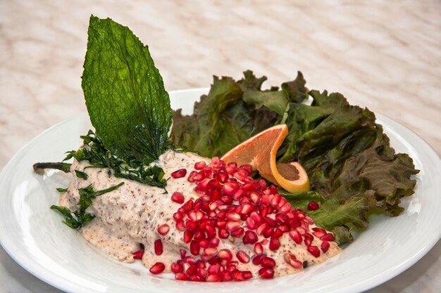 Photo plate of chili peppers in nogada traditional mexican cuisine from puebla mexico