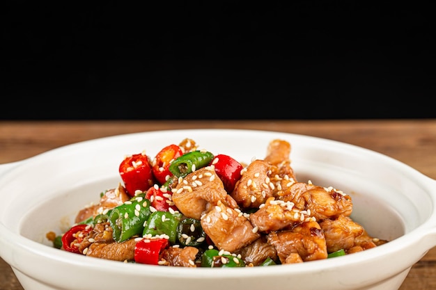 Photo a plate of delicious chili fried chicken