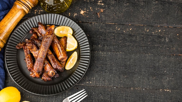 A plate of delicious roasted chicken wings