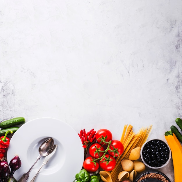 Plate and ripe vegetables assortment