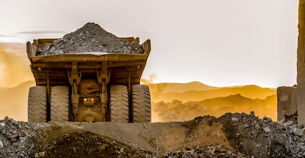 Platina Mijnbouw en verwerking, Dump Truck voor het transporteren van stenen