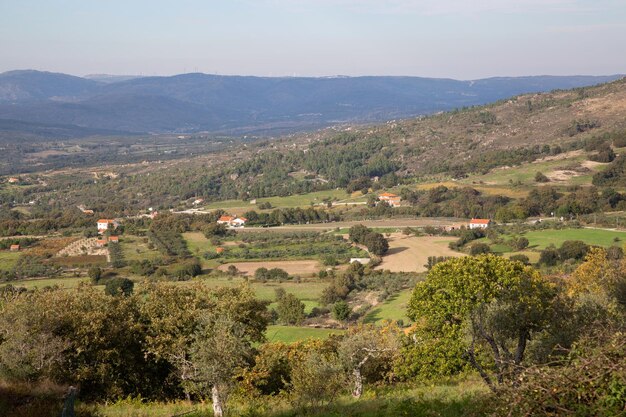 Platteland bij het dorp Linhares da Beira, Portugal