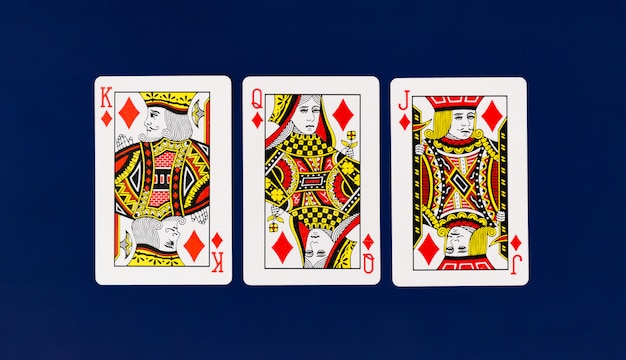 Полная колода игральных карт с простым фоновым казино