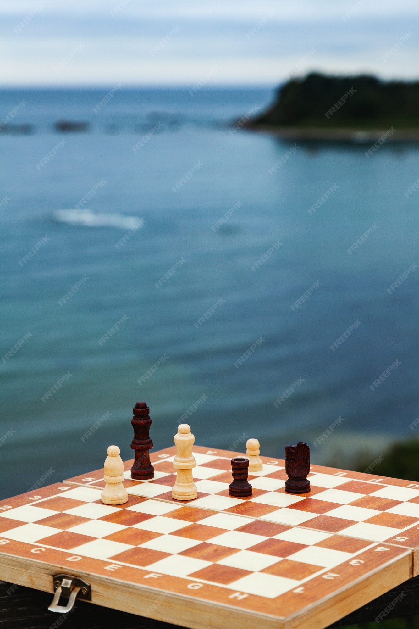 Playing chess at the beach hi-res stock photography and images - Alamy