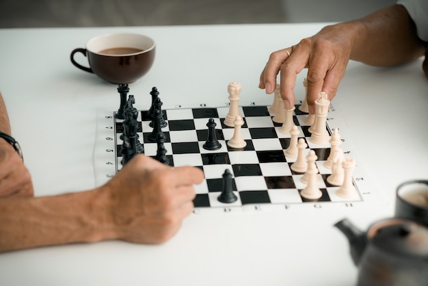 Photo playing chess