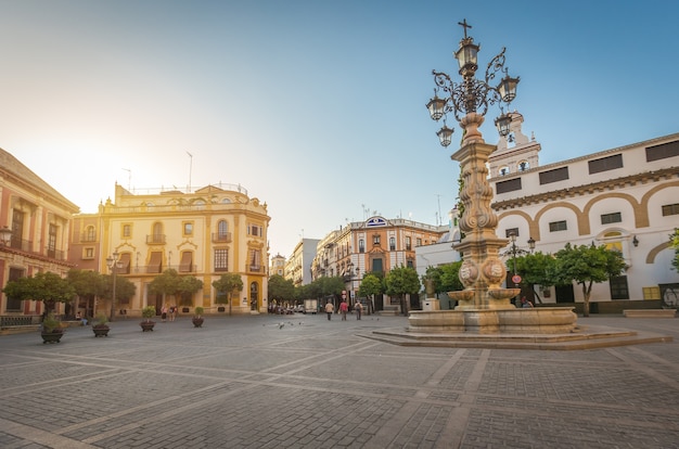 Foto plaza virgen de los reyes in sevilla