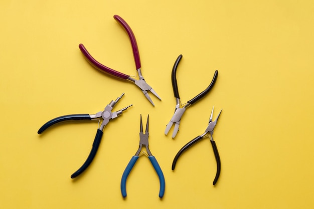 Pliers or pincers for jewelry repair or making