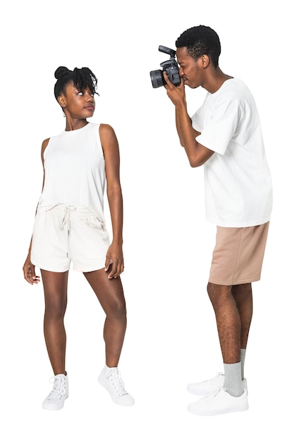 Png-fotograaf vriendje mockup die foto's maakt voor zijn vriendin