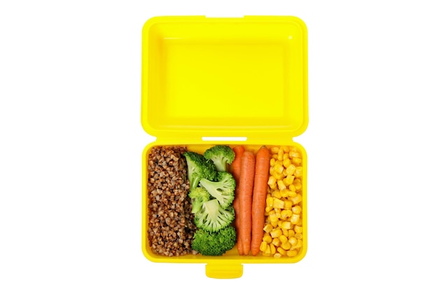 PNG Gele lunchdoos met voedsel geïsoleerd op witte achtergrond