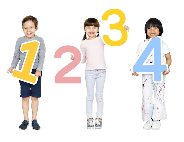 Png-kinderen met cijfers op een doorzichtige achtergrond