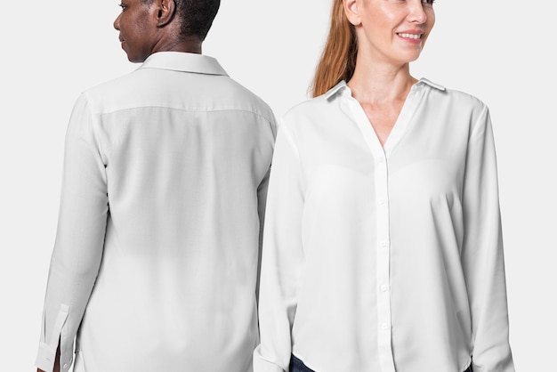 服装広告のための多様な人々のPng長袖シャツモックアップ