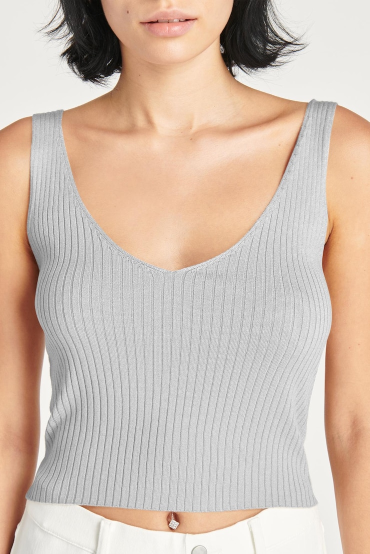 Photo png 女性のタンクトップのモックアップ