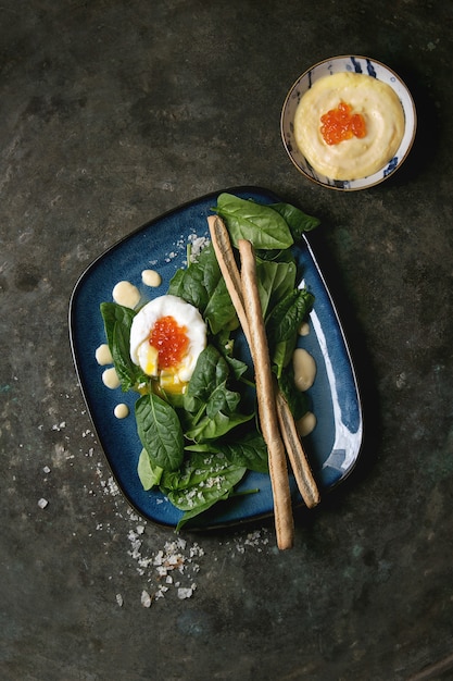 Poached egg with spinach