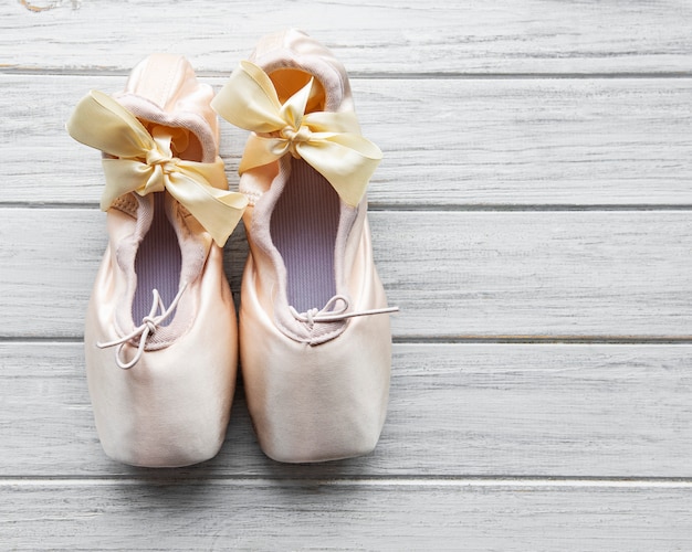 Pointe ballet shoes