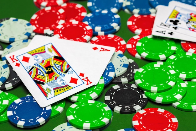 Fiches da poker sul tavolo