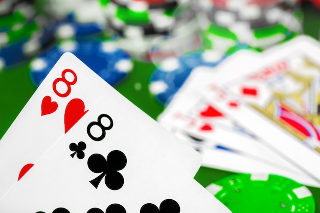 Fiches da poker sul tavolo