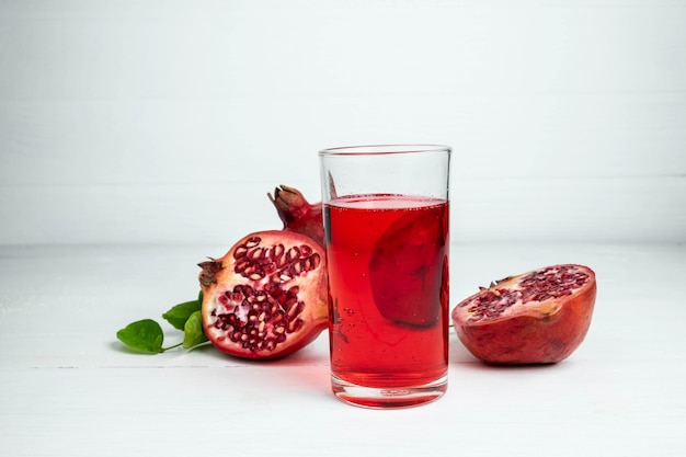건강을위한 석류 열매와 석류 주스