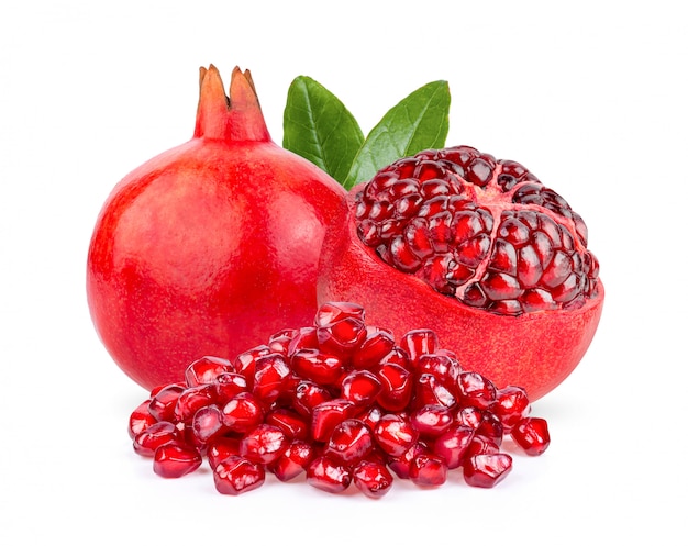 Photo pomegranate with leaf isolated on white.