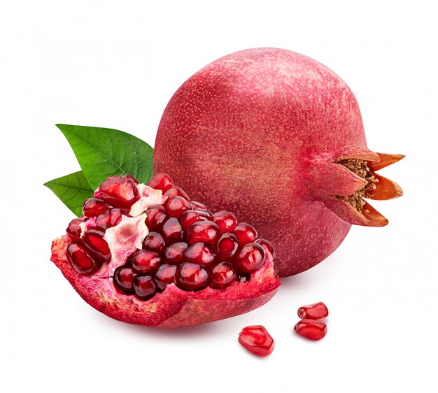 Photo pomegranates isolated