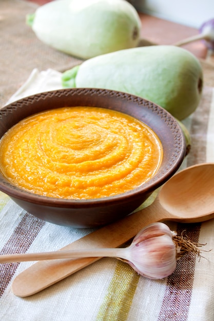 Pompoenkaviaar met knoflook en tomaten