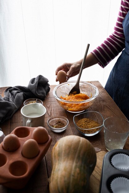 Pompoenmuffins met bramen zelfgemaakte desserts kookdesserts