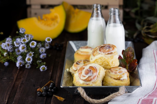 Pompoentaart met karamelappelen voor Halloween