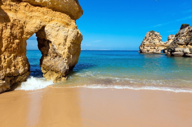 Ponta da Piedade groep rotsformaties langs de kustlijn van Lagos stad Algarve Portugal