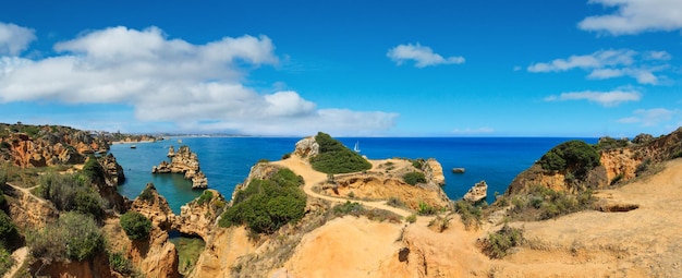 Ponta da Piedade 라고스 마을 Algarve Portugal의 해안선을 따라 형성된 암석 그룹