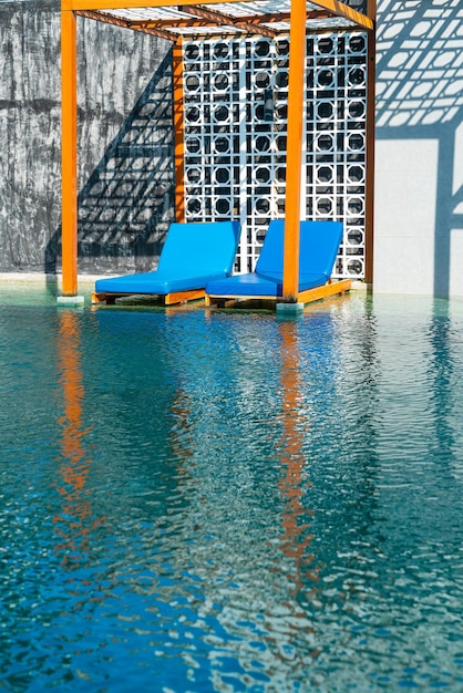 Фото Бассейн вокруг бассейна концепция отдыха и отдыха