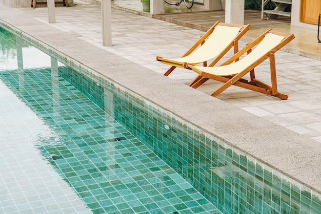 pool bed around swimming pool