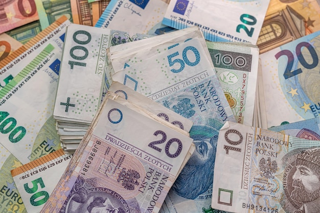 Pools en euro geld als achtergrondconcept uitwisselingsfinanciën