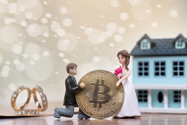 Pop bruidegom stelt huwelijk voor met bruid met toekomstige BTC bitcoin cryptocurrency rijkdom investering Virtueel geld muntuitwisseling handel rond Wereldbetaling Romantiek moment voor bruidsvalentijn kopieerruimte