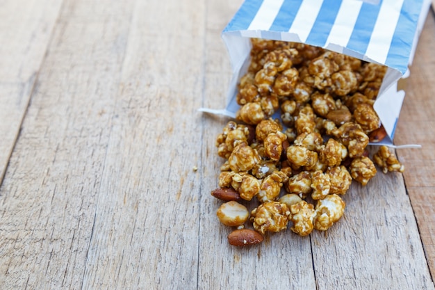 Popcorn caramel mix macadamia and almond taste