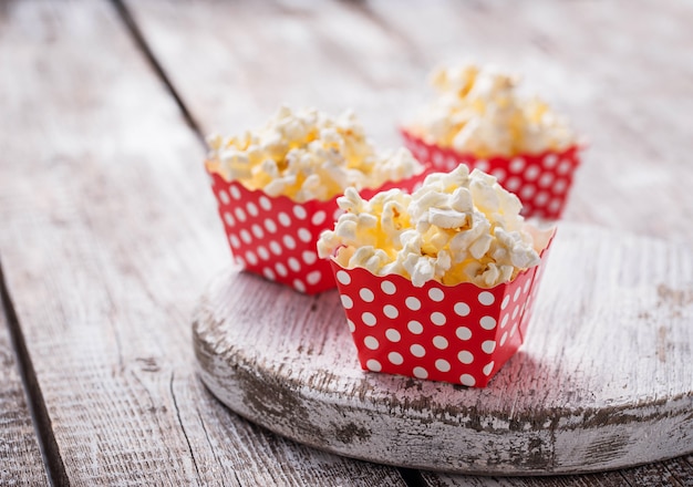 Popcorn in rode polka dot pack