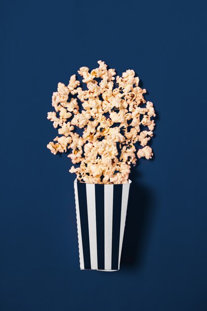 Popcorn op klassieke blauwe kleur