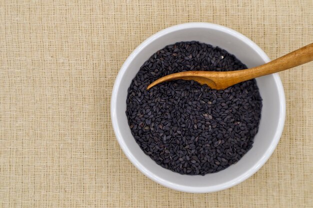 poppy seed or black sesame seeds