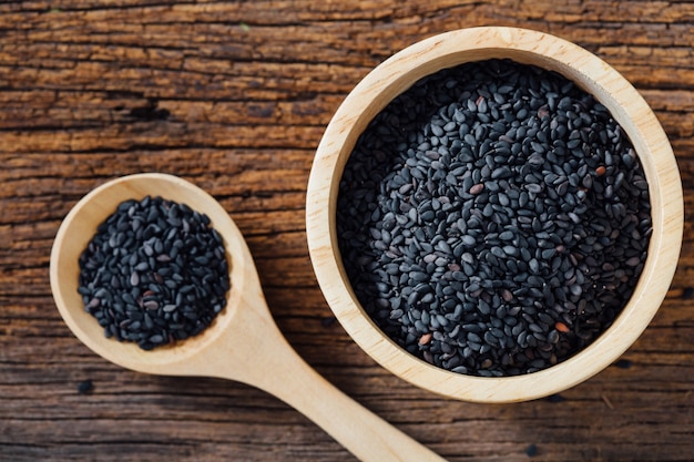 Poppy seed on wooden table