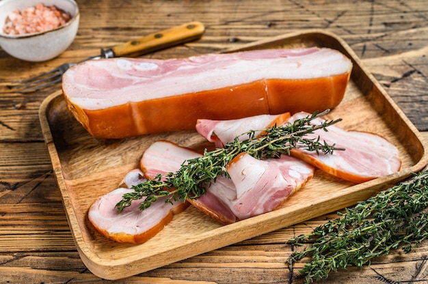 Photo pork belly with skin, cut slices