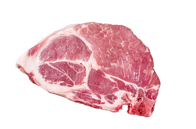 白い背景に隔離されたハーブと一緒に大理石板に生肉から豚首ステーキ