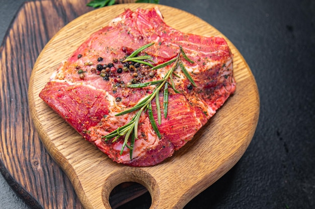 Carne di maiale bistecca cruda carne manzo pasto fresco dieta alimentare spuntino sul tavolo copia spazio cibo sfondo