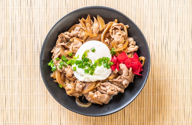 pork rice bowl with egg (Donburi) - japanese food 