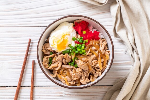 卵とんかつ丼 - 日本料理