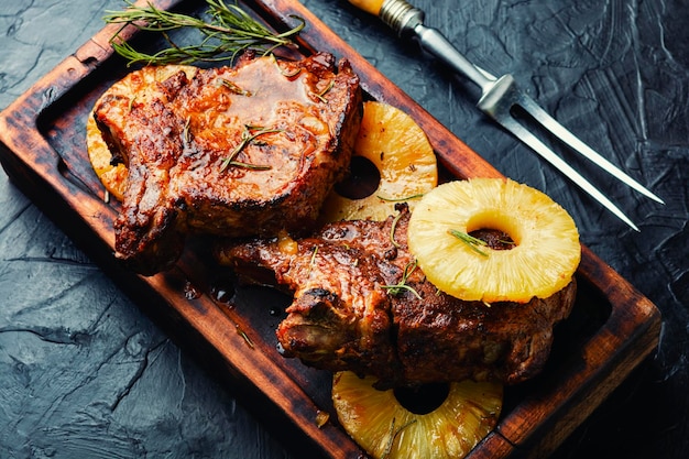 Pork tenderloin with pineapple barbecue