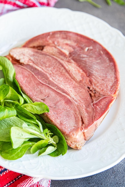 돼지 혀 고기 신선한 건강한 식사 음식 간식 테이블 복사 공간 음식 배경