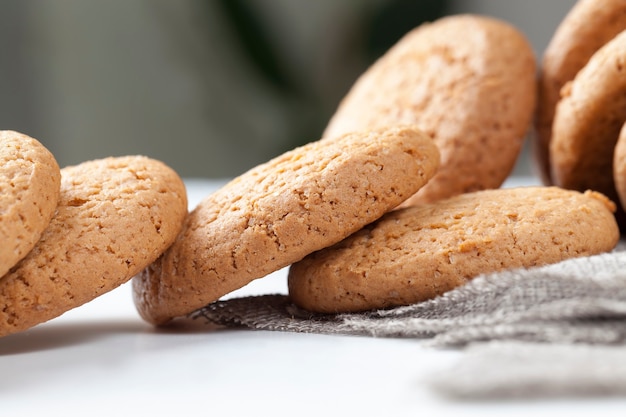 The porous structure of real round cookies