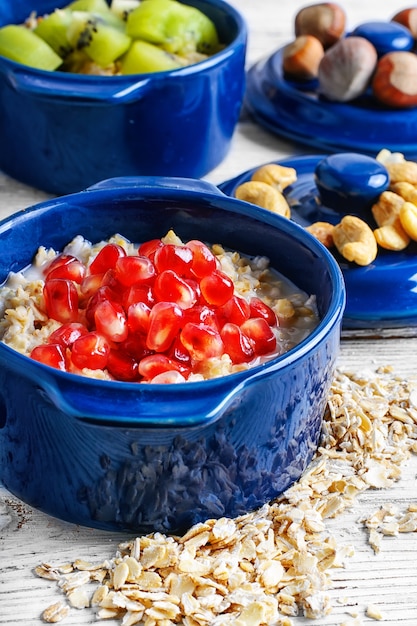 Porridge with oat flakes