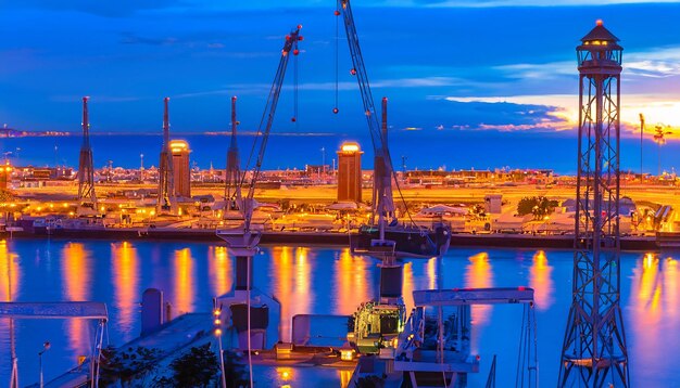 Photo port in barcelona during evening spain