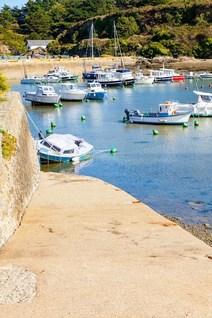 Photo port of sauzon in france on the island belle ile en mer in the morbihan