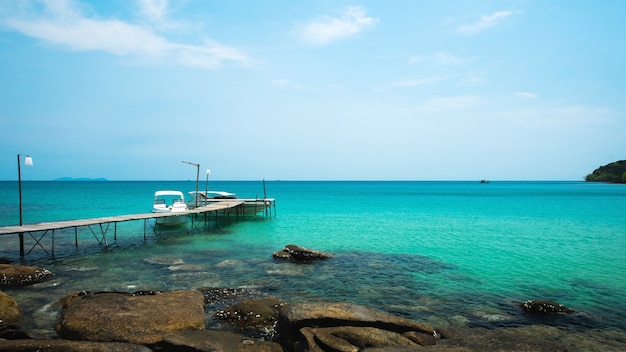 Photo port of speed boat lacated koh kood island