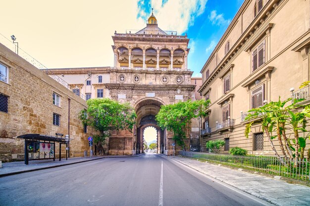 Foto porta nuova a pelremo, in sicilia